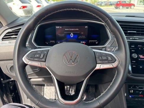 Certified 2022 Volkswagen Tiguan SE image 12