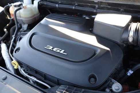 Used 2018 Chrysler Pacifica Touring-L image 8