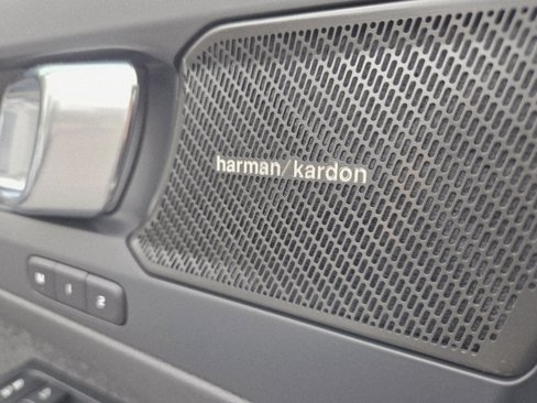 Certified 2023 Volvo XC40 Recharge Ultimate image 30