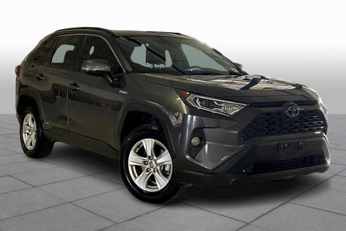 Used 2021 Toyota RAV4 XLE image 2