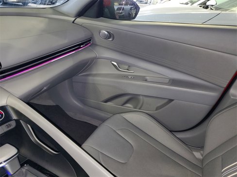 Certified 2024 Hyundai Elantra SEL image 18