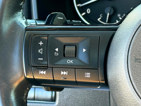 Used 2022 Nissan Rogue SL w/ SL Premium Package image 14