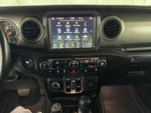 Used 2021 Jeep Gladiator Willys image 26
