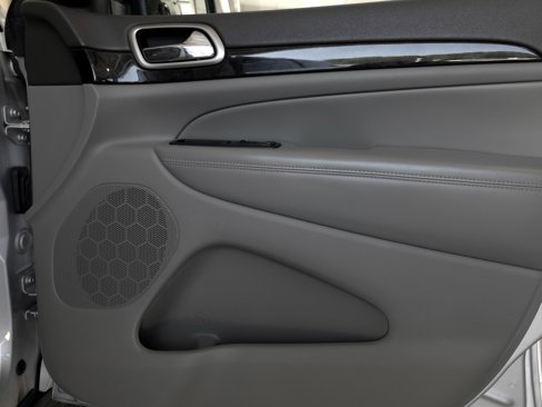 Used 2012 Jeep Grand Cherokee Laredo image 38