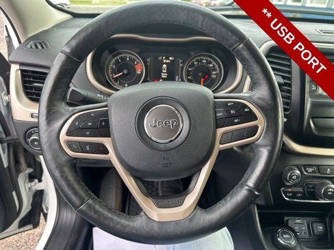 Used 2017 Jeep Cherokee Latitude w/ Cold Weather Group image 18