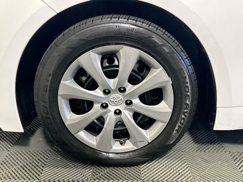 Used 2020 Toyota Corolla LE image 30
