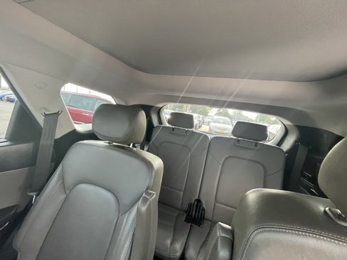 Used 2017 Hyundai Santa Fe Limited image 30