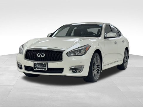 Used 2019 INFINITI Q70 Luxe image 3