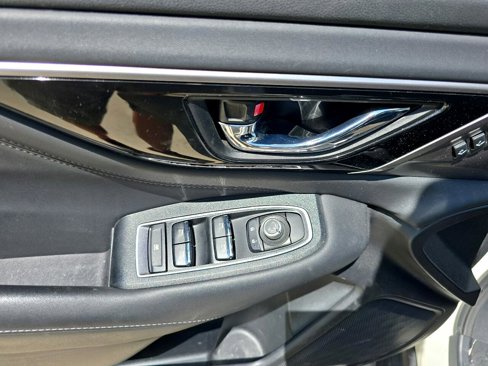 Used 2022 Subaru Outback Limited image 19