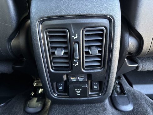 Used 2018 Jeep Grand Cherokee Limited image 24