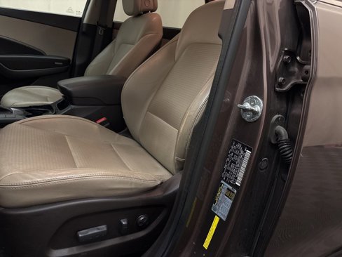 Used 2014 Hyundai Santa Fe GLS image 11