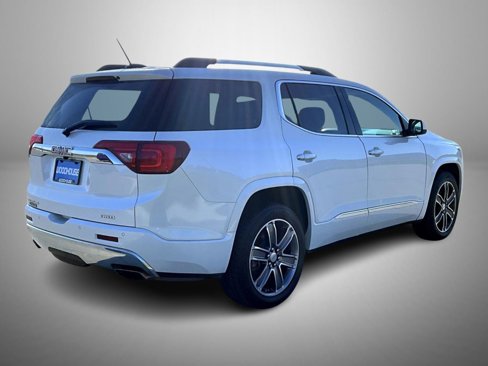 Used 2017 GMC Acadia Denali w/ Technology Package image 5