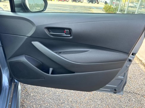 Used 2022 Toyota Corolla LE image 11