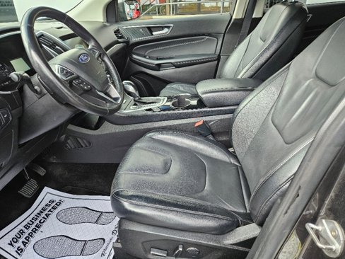 Used 2018 Ford Edge Titanium image 19