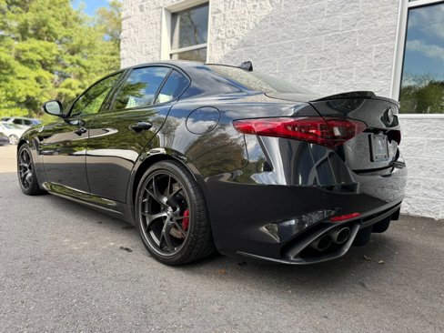 Used 2021 Alfa Romeo Giulia Quadrifoglio image 6