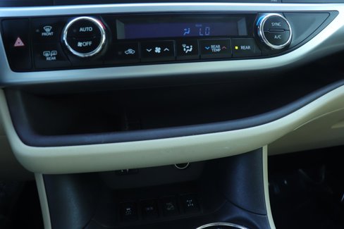Used 2014 Toyota Highlander XLE image 40