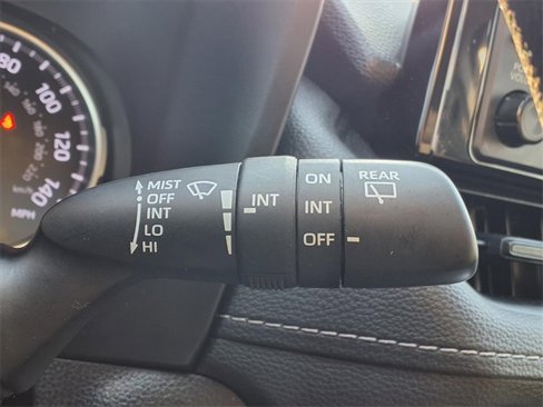 Used 2021 Toyota RAV4 XLE image 16