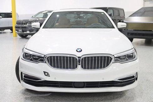 Used 2020 BMW 530e xDrive w/ Executive Package image 8