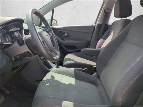 Used 2020 Chevrolet Trax LS w/ Tint and Cruise Package image 15