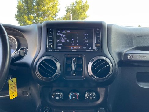 Used 2018 Jeep Wrangler Unlimited Sport S image 33