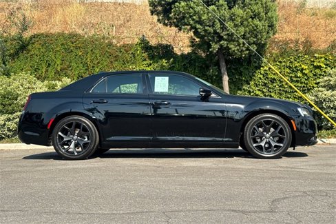 Used 2022 Chrysler 300 S image 3