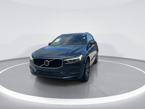 Used 2018 Volvo XC60 T5 Momentum w/ Vision Package image 3