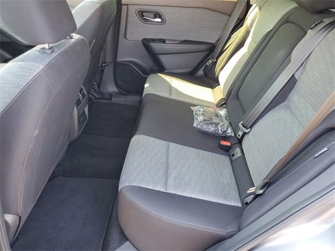 Used 2023 Nissan Rogue SV image 21