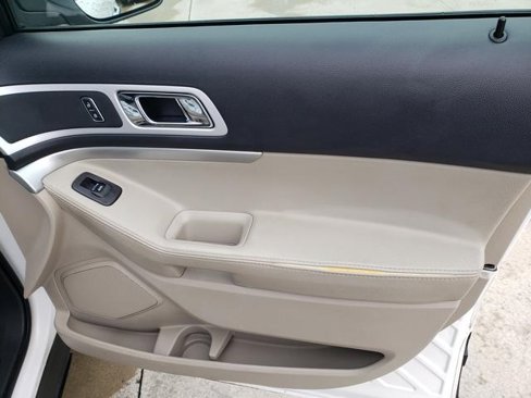 Used 2015 Ford Explorer XLT w/ Equipment Group 202A image 22