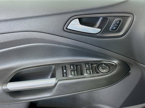 Used 2017 Ford Escape SE w/ Equipment Group 201A image 18