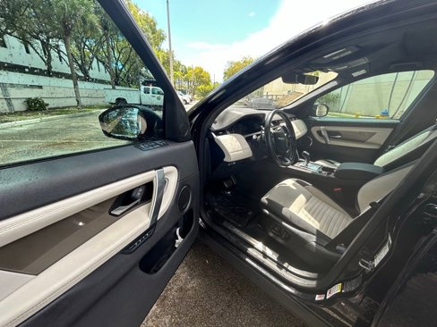 Used 2020 Land Rover Discovery Sport SE R-Dynamic image 16