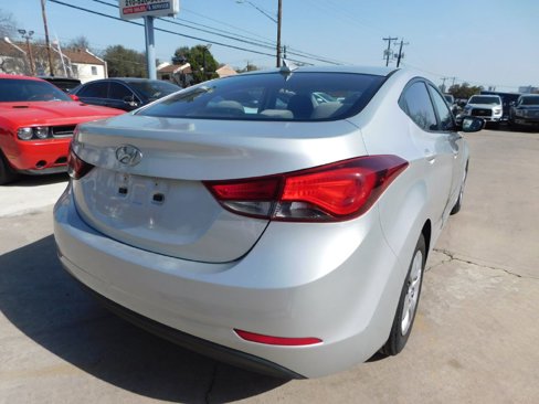 Used 2016 Hyundai Elantra SE image 7