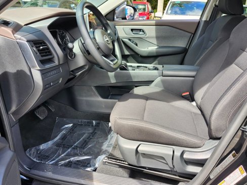Used 2023 Nissan Rogue S image 5