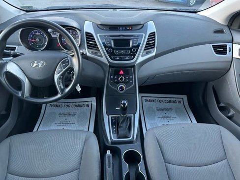 Used 2014 Hyundai Elantra SE image 21