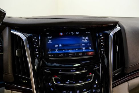 Used 2015 Cadillac Escalade Premium image 19