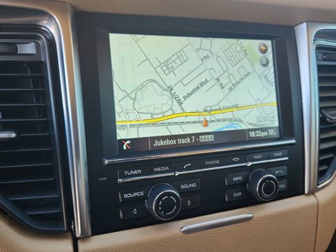 Used 2016 Porsche Macan S image 25