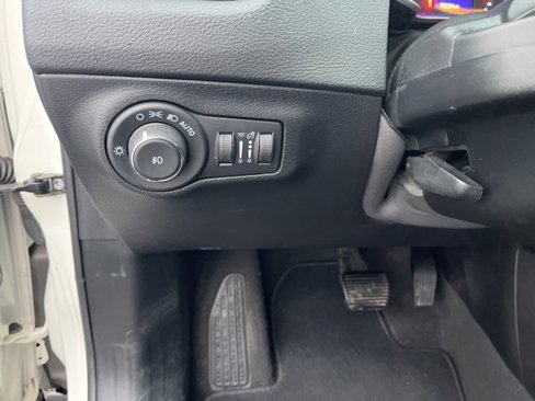 Used 2021 Jeep Compass Latitude image 32