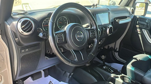 Used 2017 Jeep Wrangler Unlimited Rubicon w/ Cold Weather Group image 17