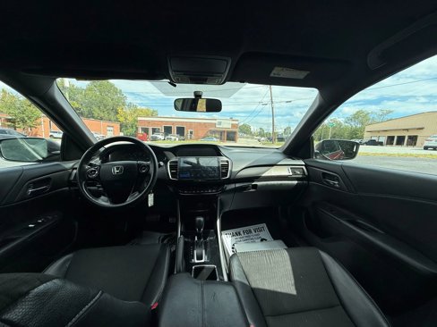 Used 2017 Honda Accord Sport image 21