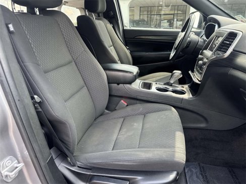 Used 2019 Jeep Grand Cherokee Laredo image 24