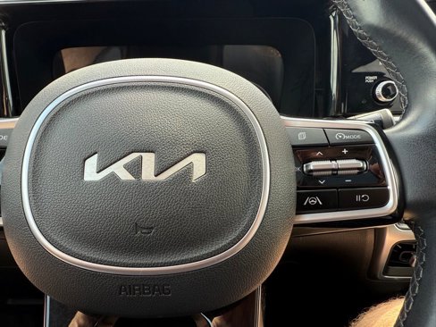 Used 2023 Kia Sorento S w/ Panoramic Sunroof Package image 25