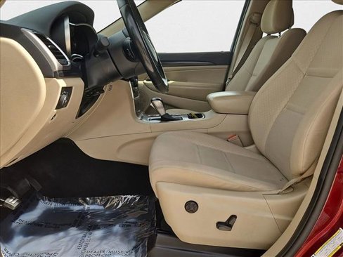 Used 2020 Jeep Grand Cherokee Laredo w/ Security & Convenience Group image 16
