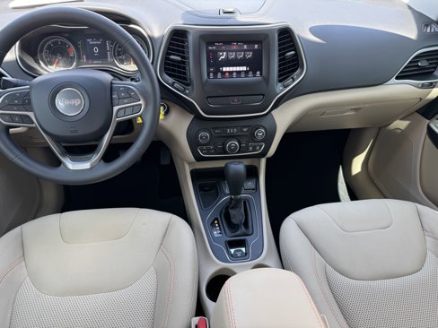 Used 2020 Jeep Cherokee Latitude image 16