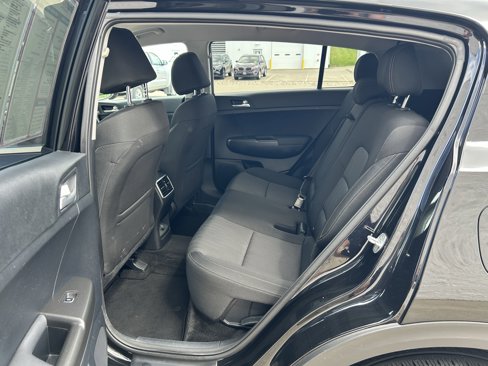 Used 2022 Kia Sportage LX image 17