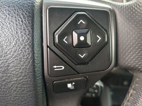 Used 2017 Toyota Tacoma TRD Off-Road image 26
