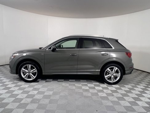 Used 2022 Audi Q3 2.0T Premium Plus w/ Premium Plus Package image 4
