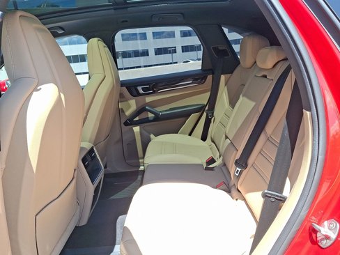 Certified 2022 Porsche Cayenne image 14