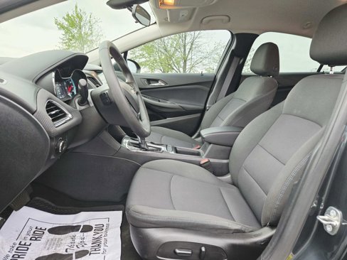 Used 2017 Chevrolet Cruze LT w/ Convenience Package image 12