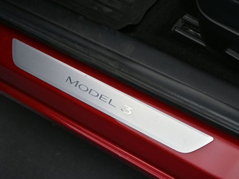 Used 2018 Tesla Model 3 Long Range image 14