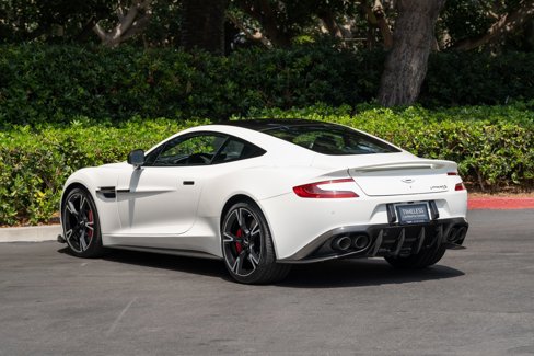 Used 2018 Aston Martin Vanquish S image 4
