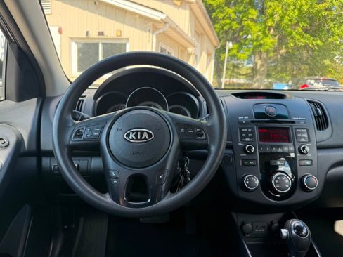 Used 2012 Kia Forte EX image 9